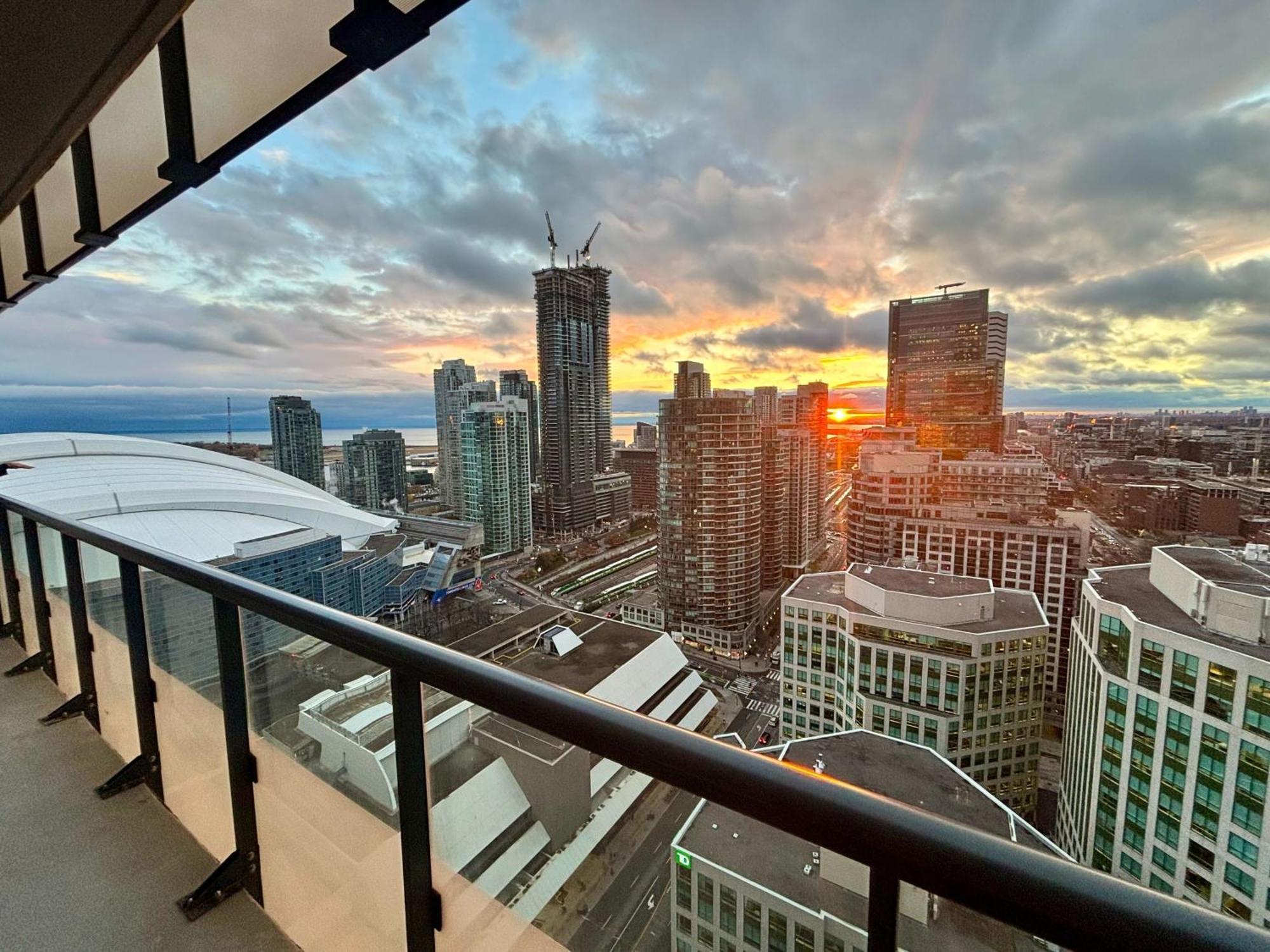 Stylish Suite At 300 Front Street W Toronto Exterior foto