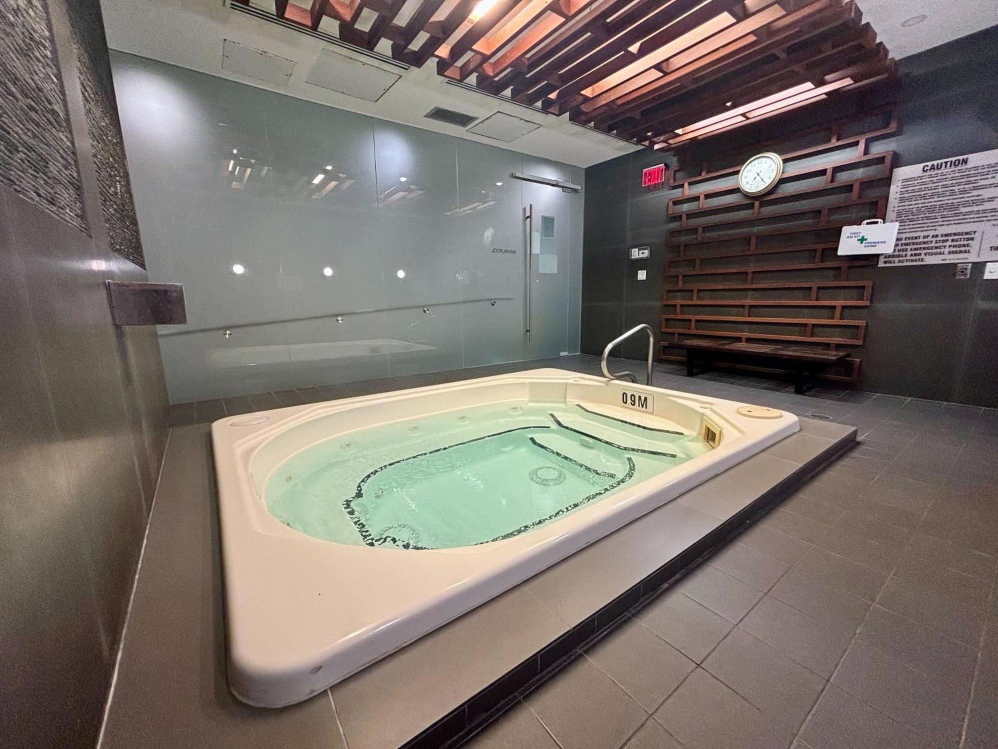 Stylish Suite At 300 Front Street W Toronto Exterior foto
